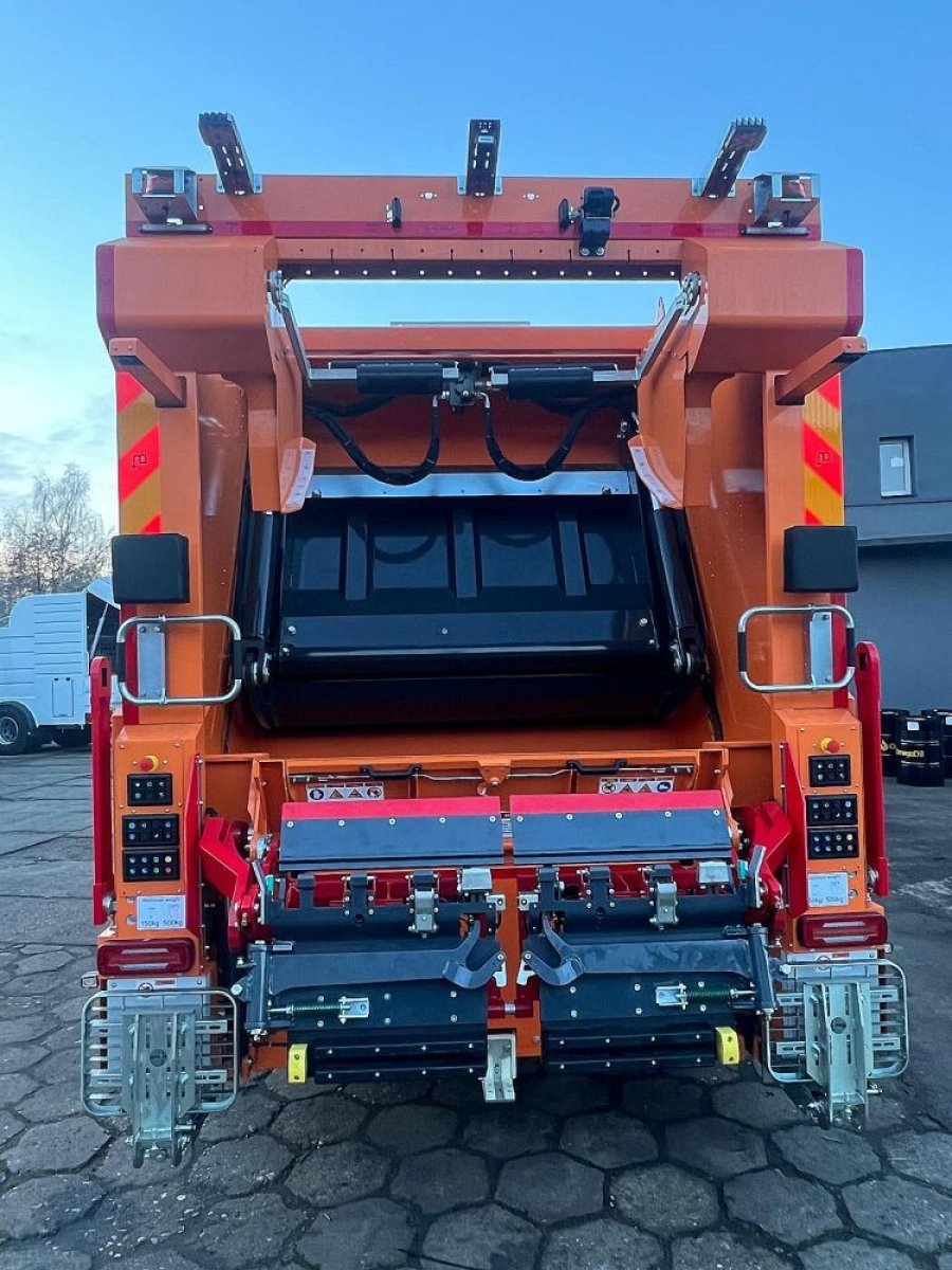 smieciarka-jednokomorowa-auto-4