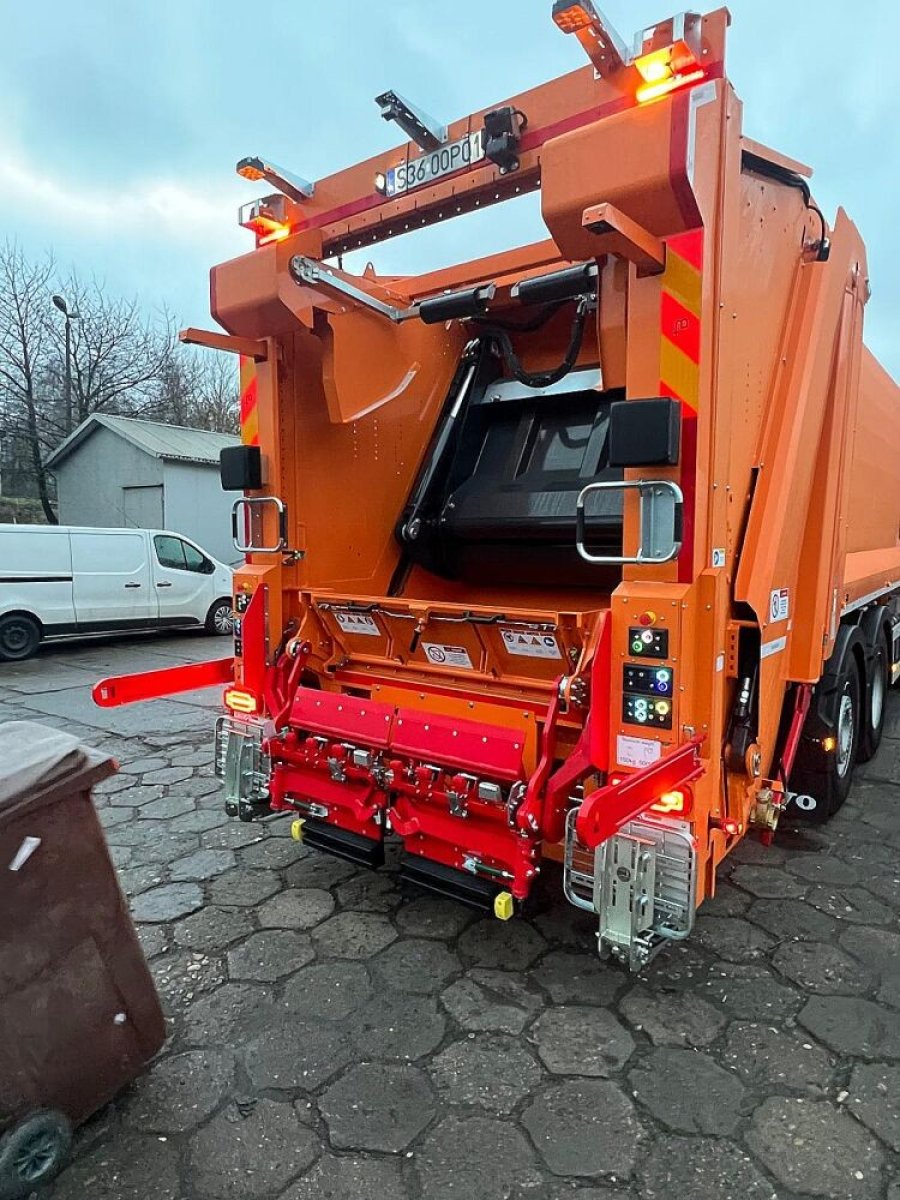 smieciarka-jednokomorowa-auto-1