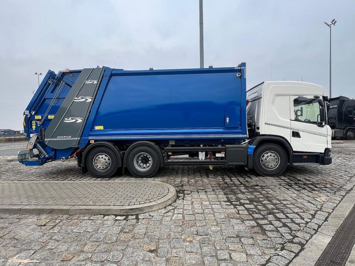 smieciarka-z-urzadzeniem-bramowym-6