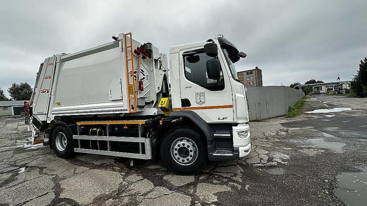 smieciarka-z-urzadzeniem-hakowym-3