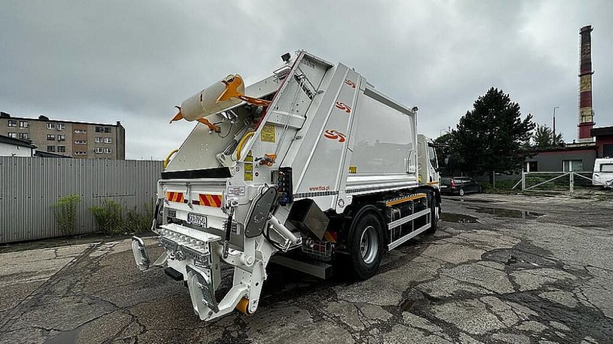 smieciarka-z-urzadzeniem-hakowym-1