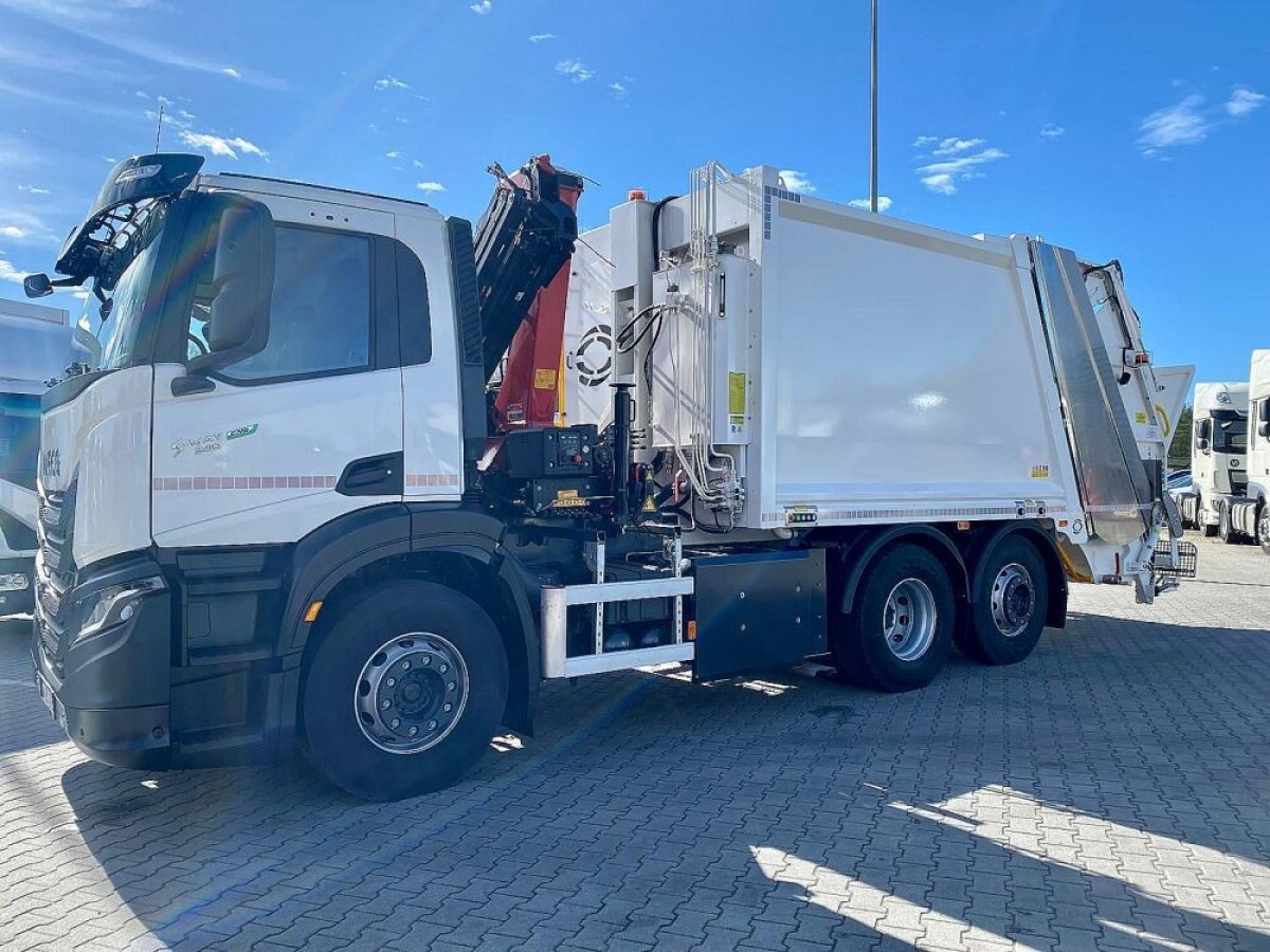 smieciarka-z-zurawiem-4