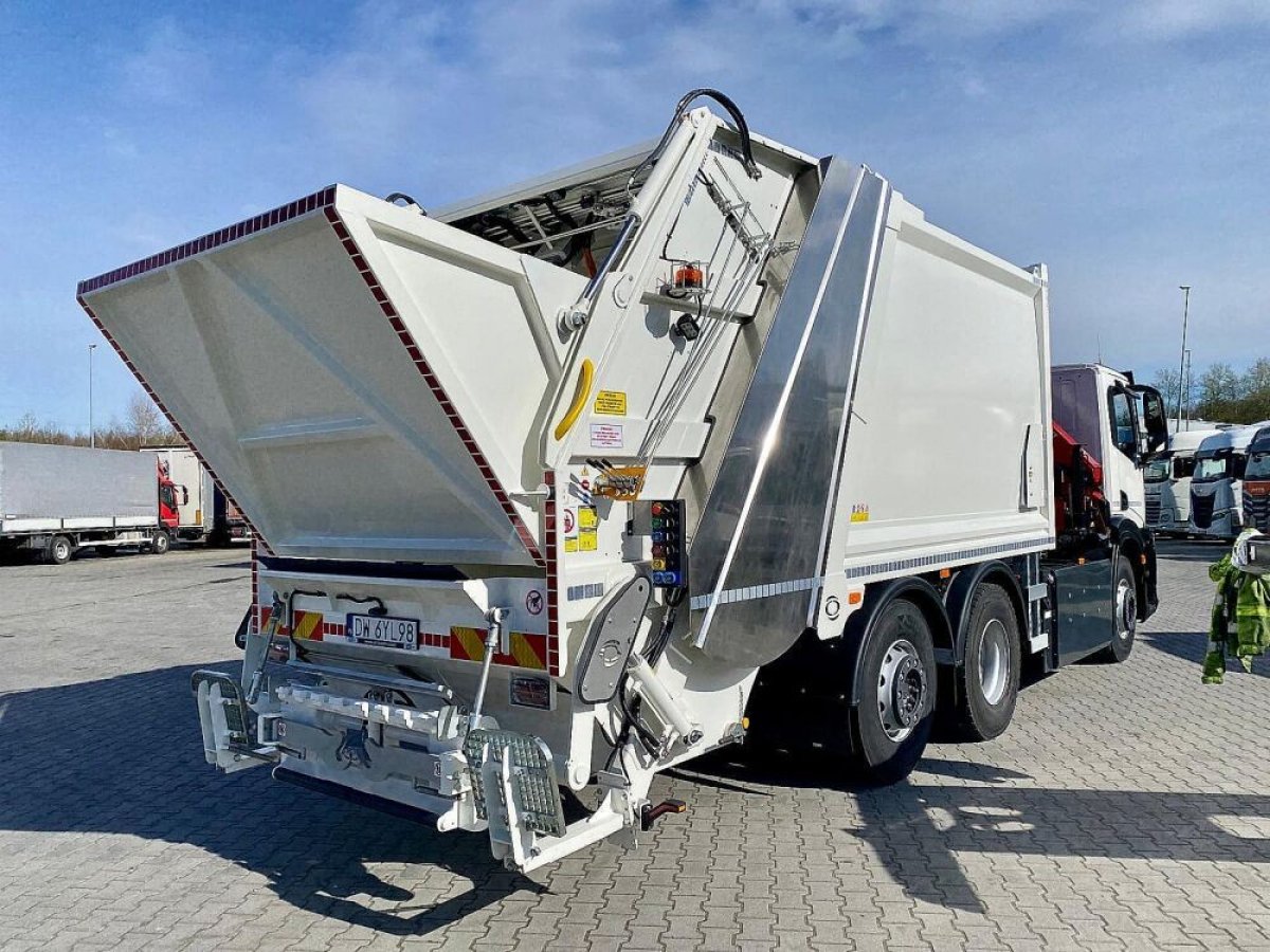 smieciarka-z-zurawiem-6